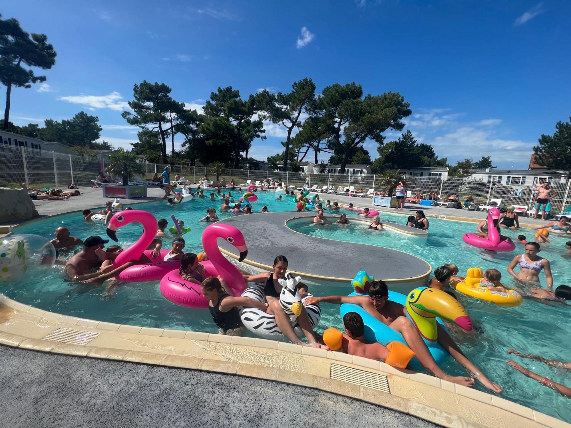 Camping Paradis Les Galets De La Molliere 카이유쉬르메르 외부 사진