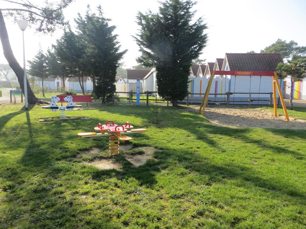 Camping Paradis Les Galets De La Molliere 카이유쉬르메르 외부 사진