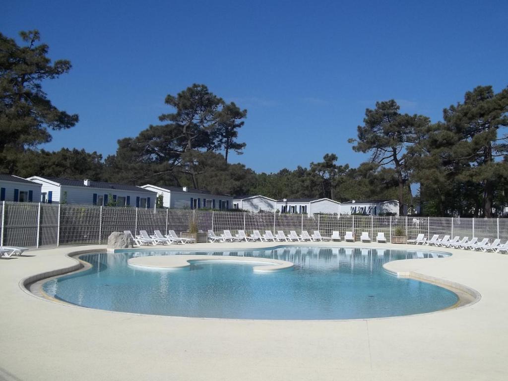 Camping Paradis Les Galets De La Molliere 카이유쉬르메르 외부 사진