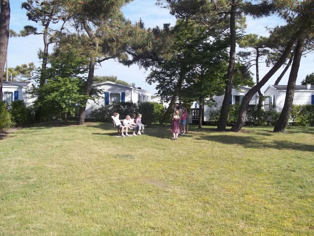 Camping Paradis Les Galets De La Molliere 카이유쉬르메르 외부 사진